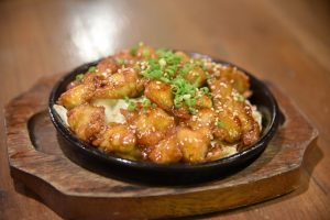 鶏の“トロ”とも言える脂がのってとってもジューシー。